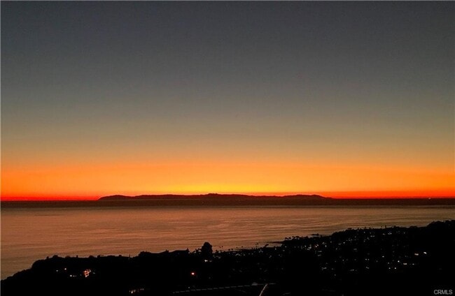 Building Photo - Elegant Mystic Hills Home