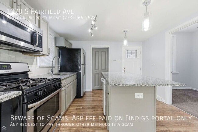 Building Photo - 1370 S Fairfield Ave