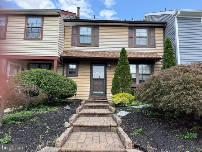 Building Photo - 1003 Mulberry Ct