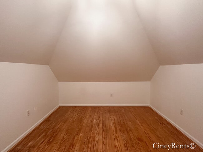 Building Photo - 3901 E Galbraith Rd