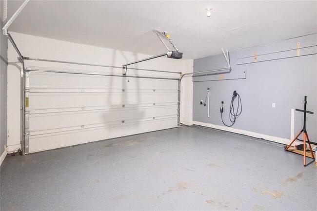 Building Photo - 304 Glen Arbor Dr