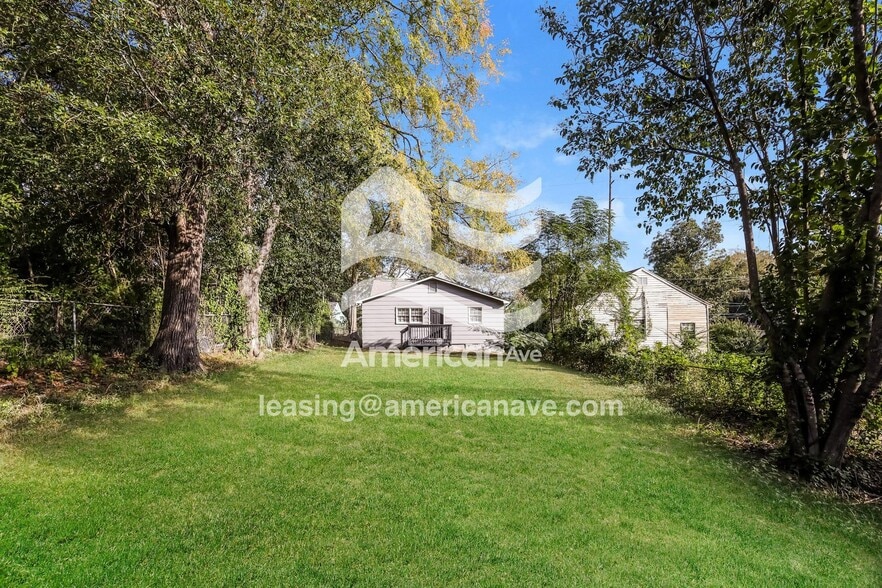 Building Photo - 405 20th St