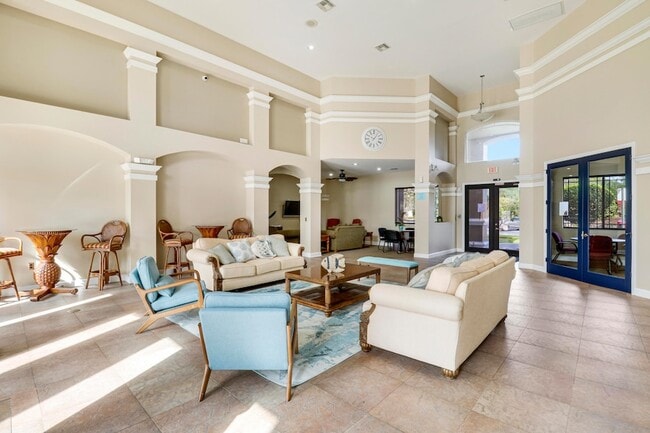 Building Photo - 141 SW Palm Dr