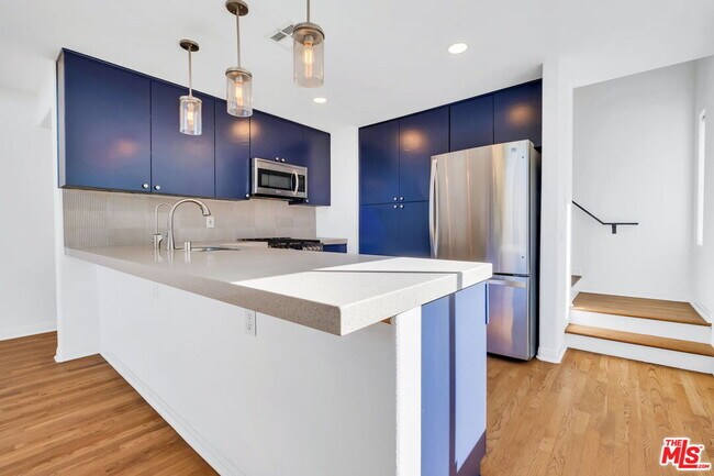 Building Photo - 9917 Tabor St