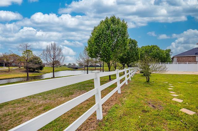 Building Photo - 808 Sabona Dr
