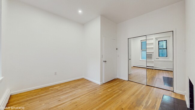Building Photo - 34 E 20th St
