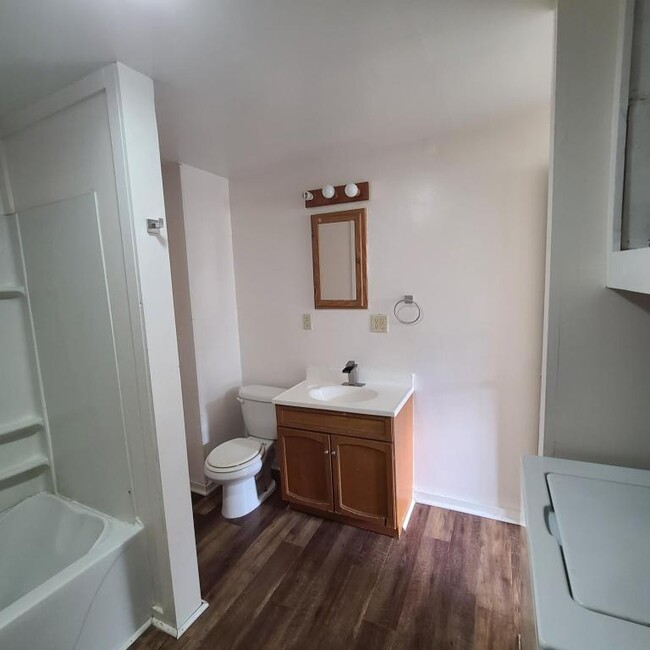 Building Photo - 426 E Market St