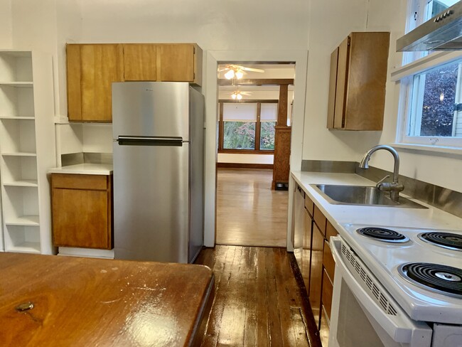 Building Photo - 3633 Palatine Ave N