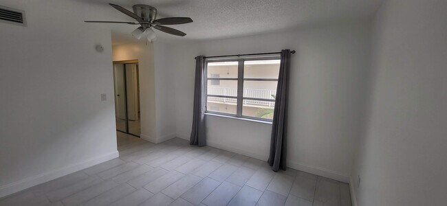 Building Photo - 7705 SW 86th St