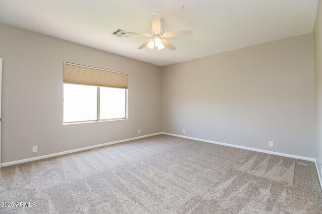 Building Photo - 10913 E Butherus Dr