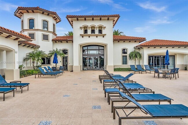 Building Photo - 11541 SW 15th Ave