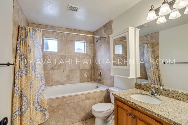 Building Photo - 939 W 175 S