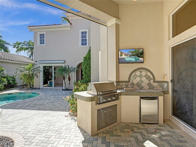 Building Photo - 16291 Bristol Pointe Dr