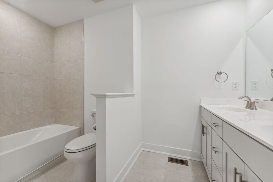 Building Photo - 46 Mariveles Way