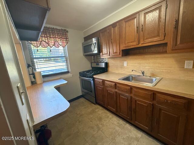 Building Photo - 82 Manor Dr