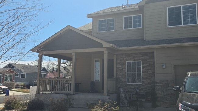 Building Photo - 3 Bedroom, 2.5 Bath - 2 Story Home in Loveland