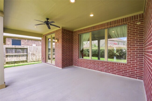 Building Photo - 11119 Hayden Falls Dr
