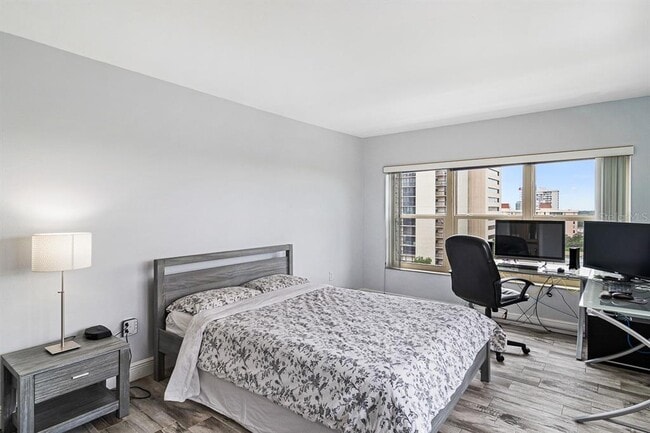 Building Photo - 2401 Bayshore Blvd