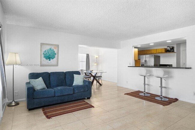 Building Photo - 401 Golden Isles Dr