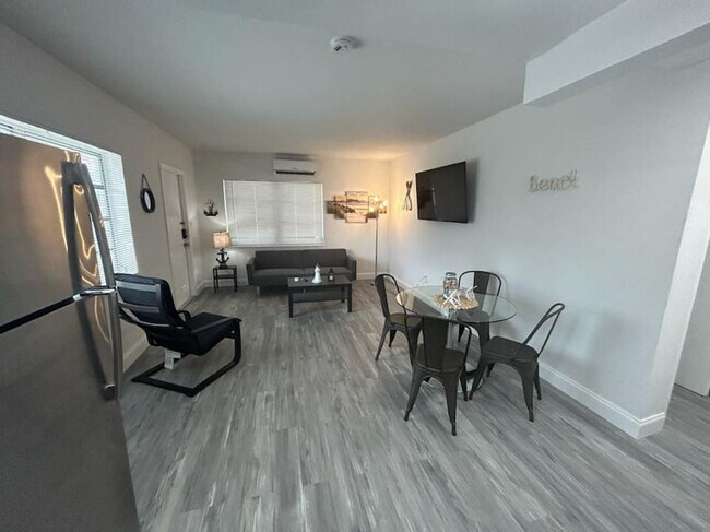 Building Photo - 2635 SW 24th Ave