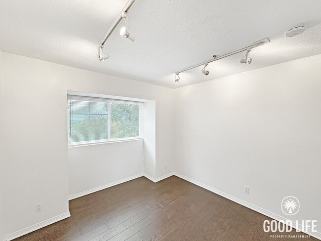 Building Photo - Fully Renovated End-Unit 3BD/2.5BA in Lake Forest with Views, Private Yard & 2-Car Garage