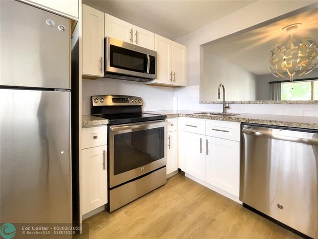 Building Photo - 2801 NW 47th Terrace