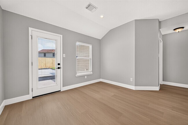 Building Photo - 22210 Bellow Glen Dr