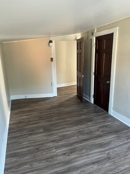 3rd bedroom - 233 S Market St