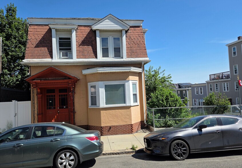 Building Photo - 78 Falcon St