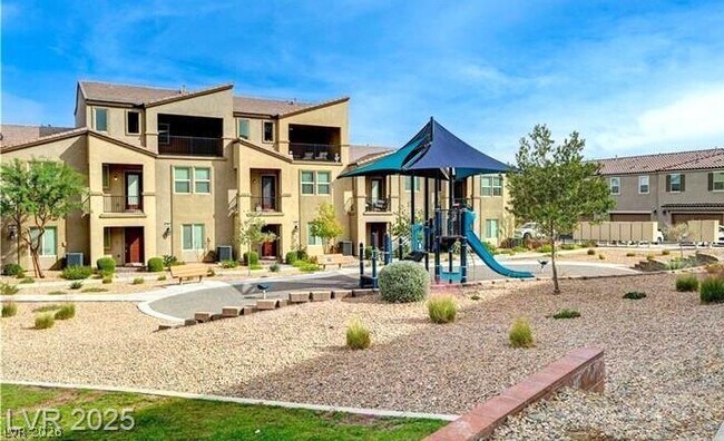 Building Photo - 667 Tiarella Ln