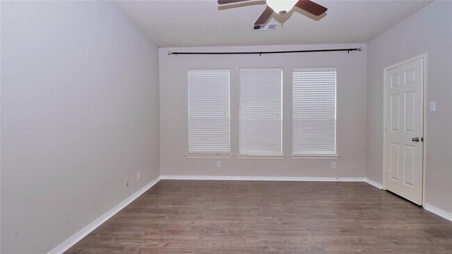 Building Photo - 6426 Black Bamboo Ln