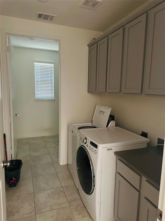 Building Photo - 608 Sixpence Ln