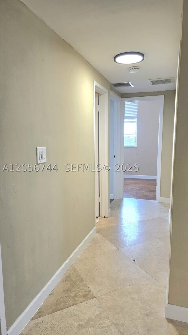 Building Photo - 5825 Collins Ave