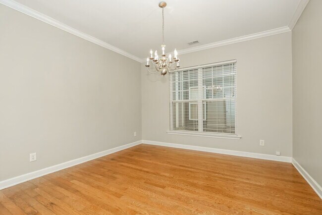 Building Photo - 2447 Cason Ln