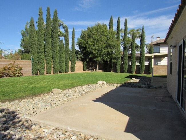 Building Photo - Quartz Hill Single Story Home (TENANT OCCUPIED - DO NOT DISTURB OCCUPANTS)