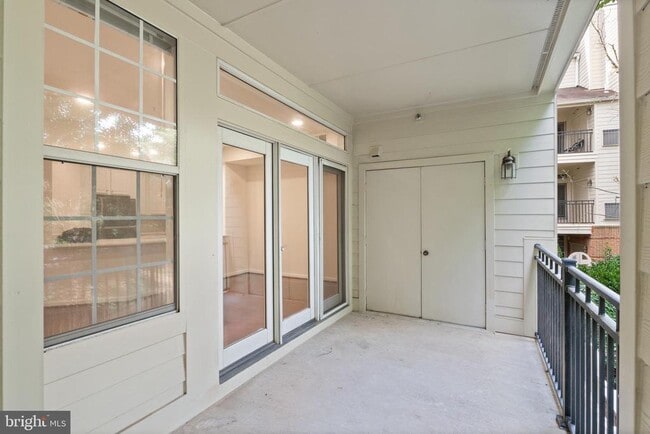 Building Photo - 1324 Garden Wall Cir