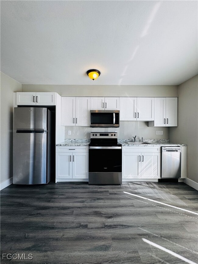 Building Photo - 4107 SE 18th Pl