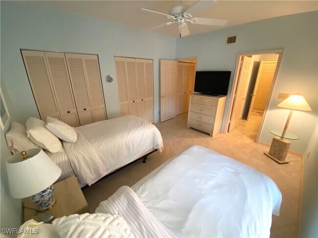Building Photo - 6760 Pelican Bay Blvd