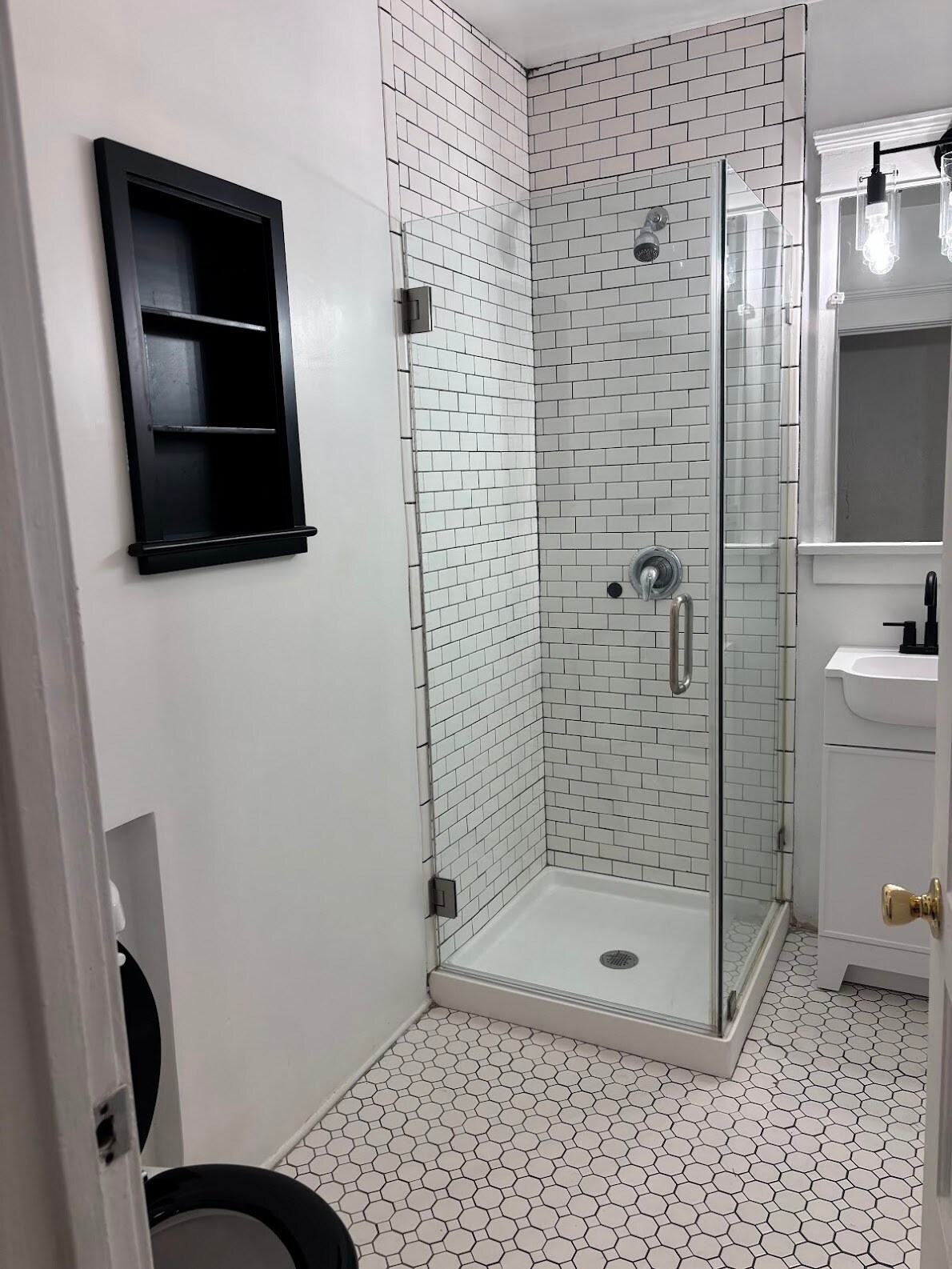 Building Photo - 6531 West Blvd., Apt 6