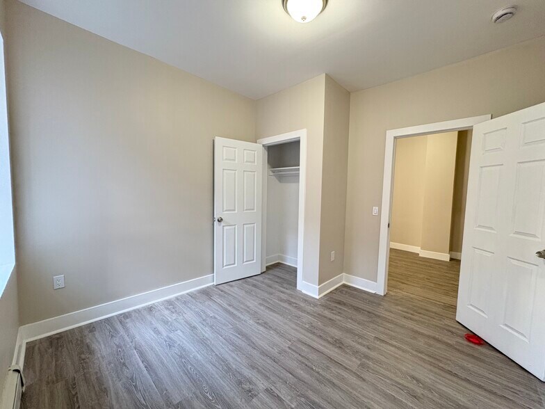 856 S 16th 3F - 856 S 16th St