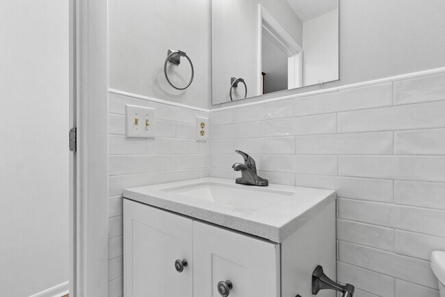 Building Photo - 3108 Briarwood Dr