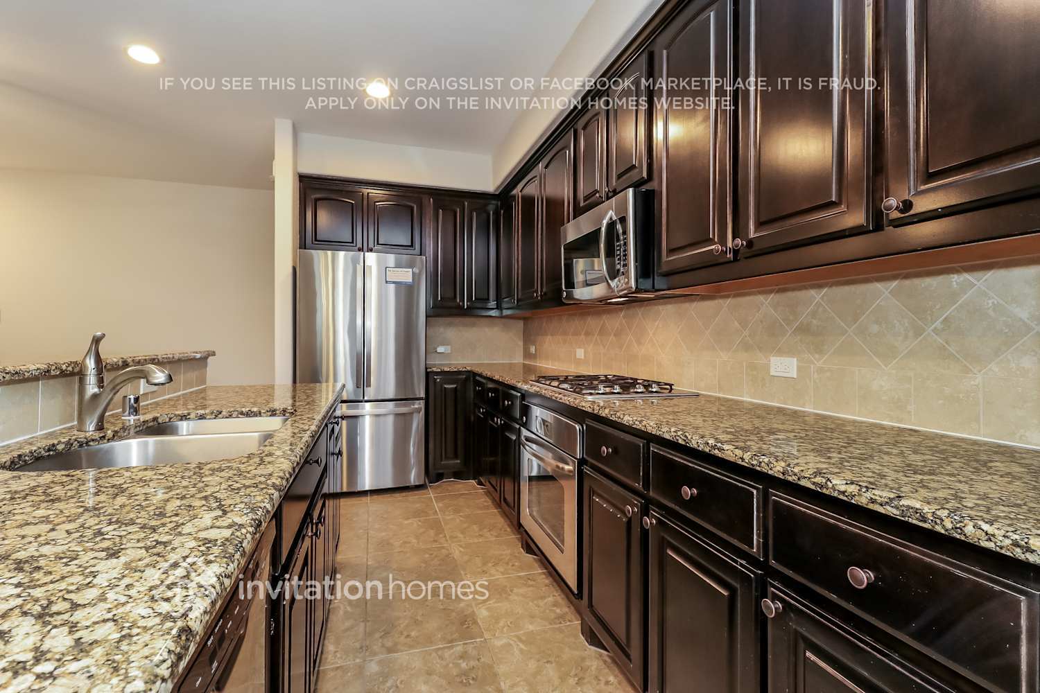 Building Photo - 4217 Riverview Dr