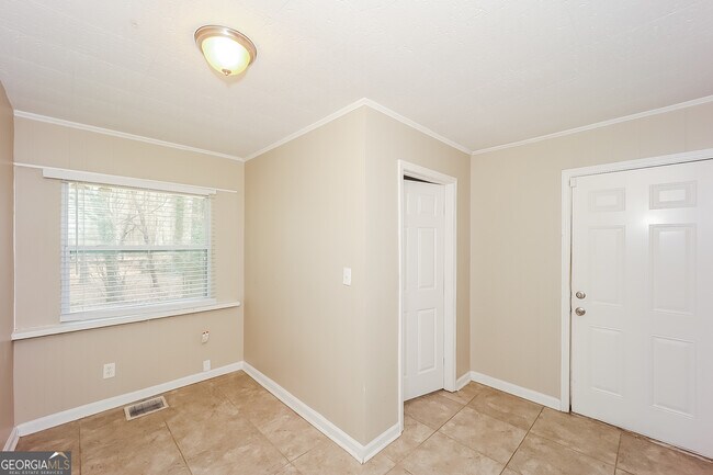 Building Photo - 1794 Broadwell St SW