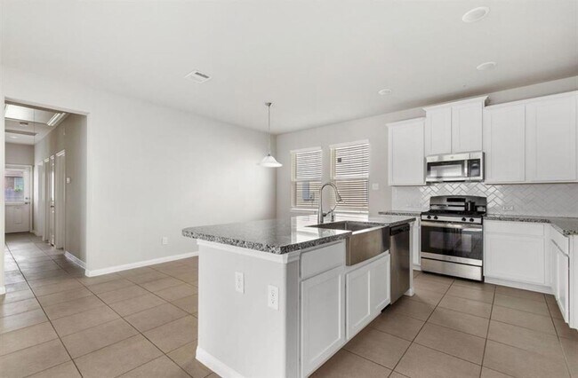 Building Photo - 6222 Prince Pl Dr