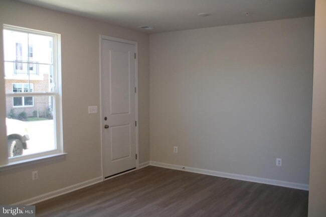 Building Photo - 2583 Hopton Ln