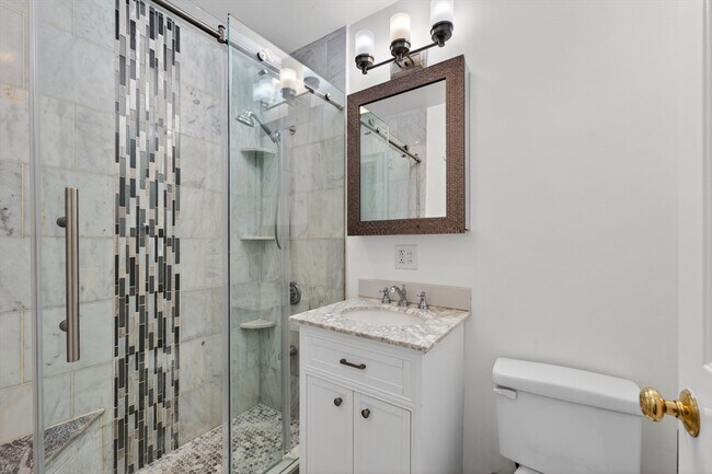 Building Photo - 6 Adams St