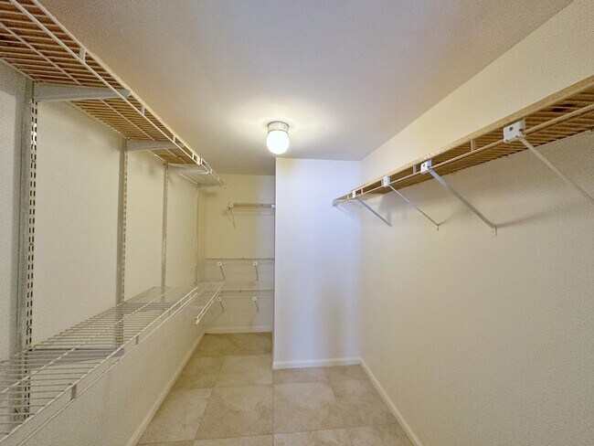 Building Photo - 5480 N Ocean Dr