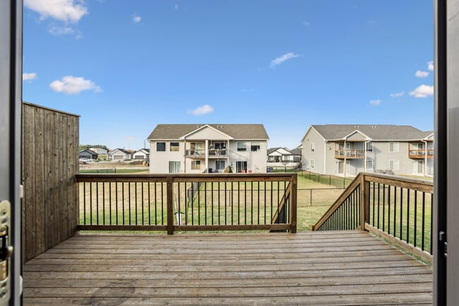 Building Photo - 785 River Bnd Ln