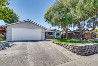 Building Photo - Single Story 3/2 in Well Established Neighborhood Near Branham High School with Air conditioning ...