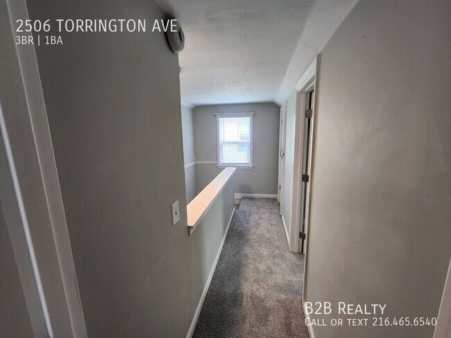 Building Photo - 2506 Torrington Ave